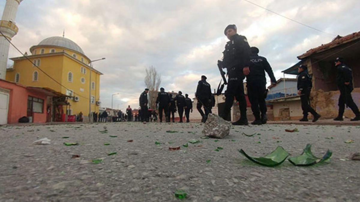 Konya'da, iki ailenin kavgasnda cadde sava alanna dnd olaya 200 polis mdahale etti  