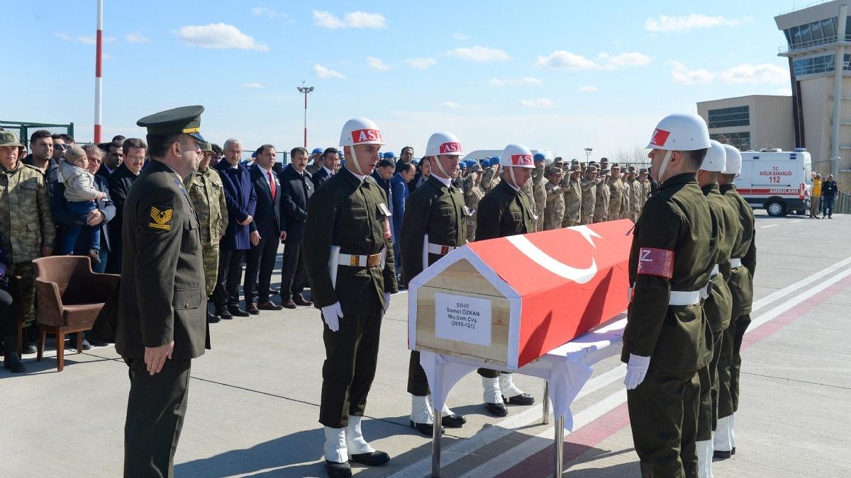 Kaza kurunu ile hayatn kaybeden ehit uzman avu son yolculua uurland 