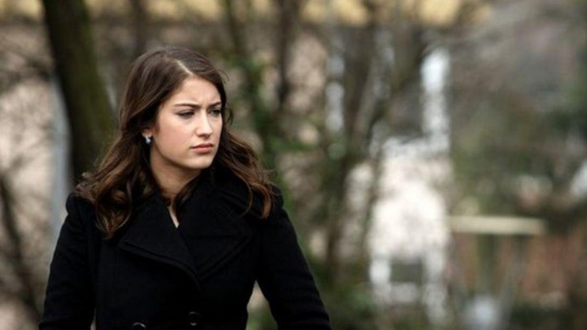 Hazal Kaya'dan ok sevdii hocasna veda etti