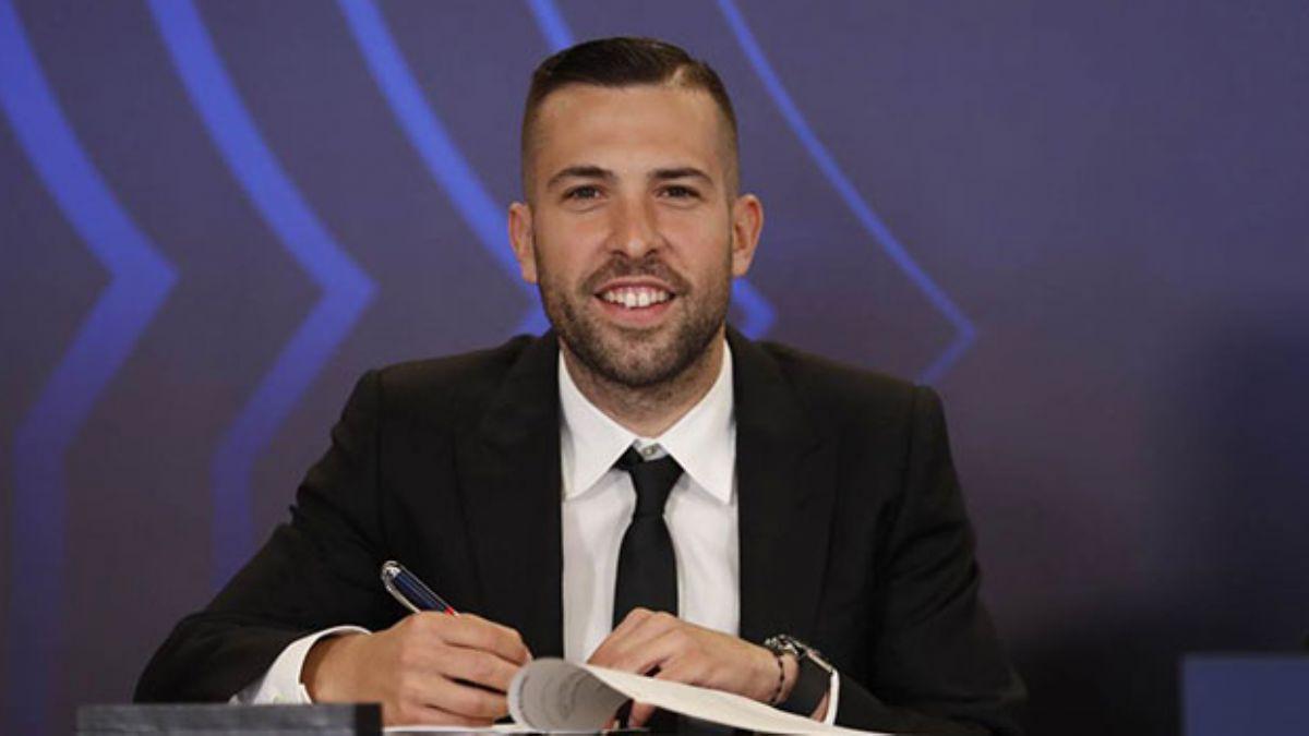 Barcelona, Jordi Alba'nn szlemesini 2024'e kadar uzatt