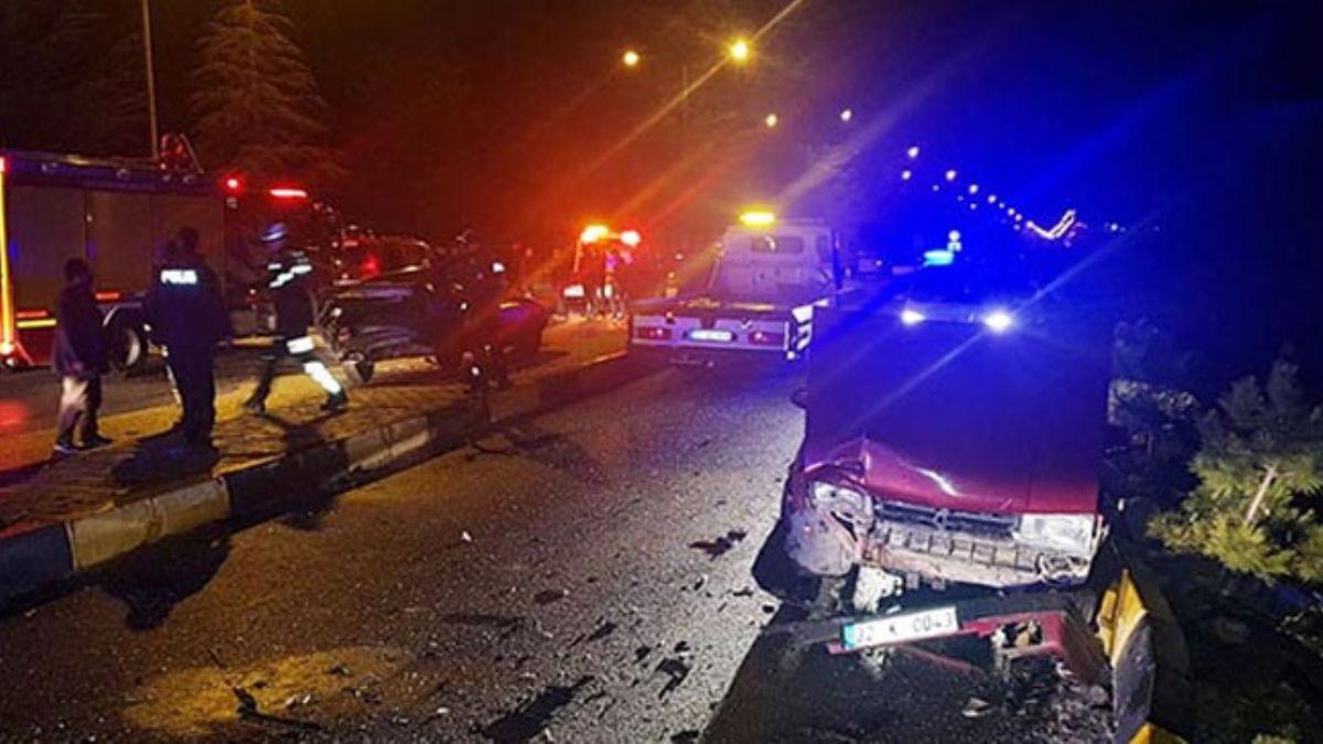 Isparta'da meydana gelen zincirleme kazada 21 kii yaraland