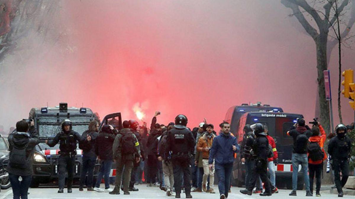 Barcelona - Lyon ma ncesi iki takm taraftar arasnda kavga! 5 Fransz taraftar gzaltna alnd