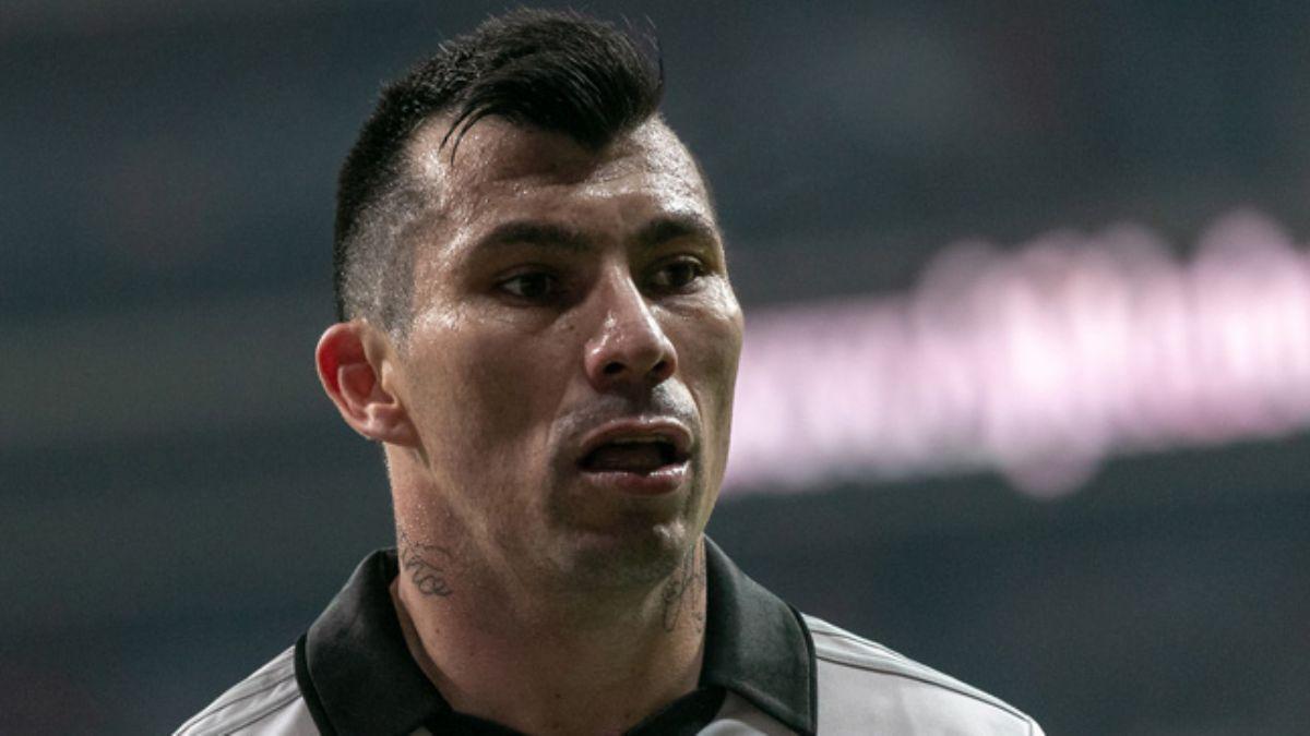 Gary Medel sezon sonunda Colo Colo'ya transfer olacak