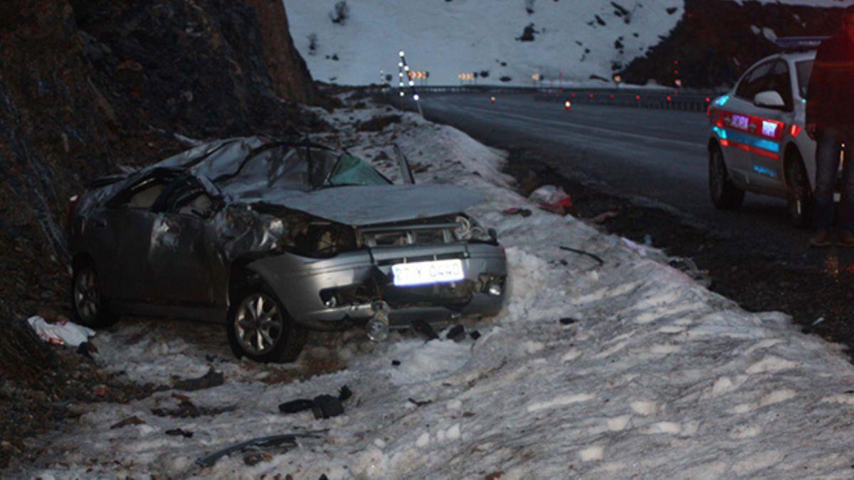 Adyaman'da otomobil arampole devrildi: 1 kii hayatn kaybetti