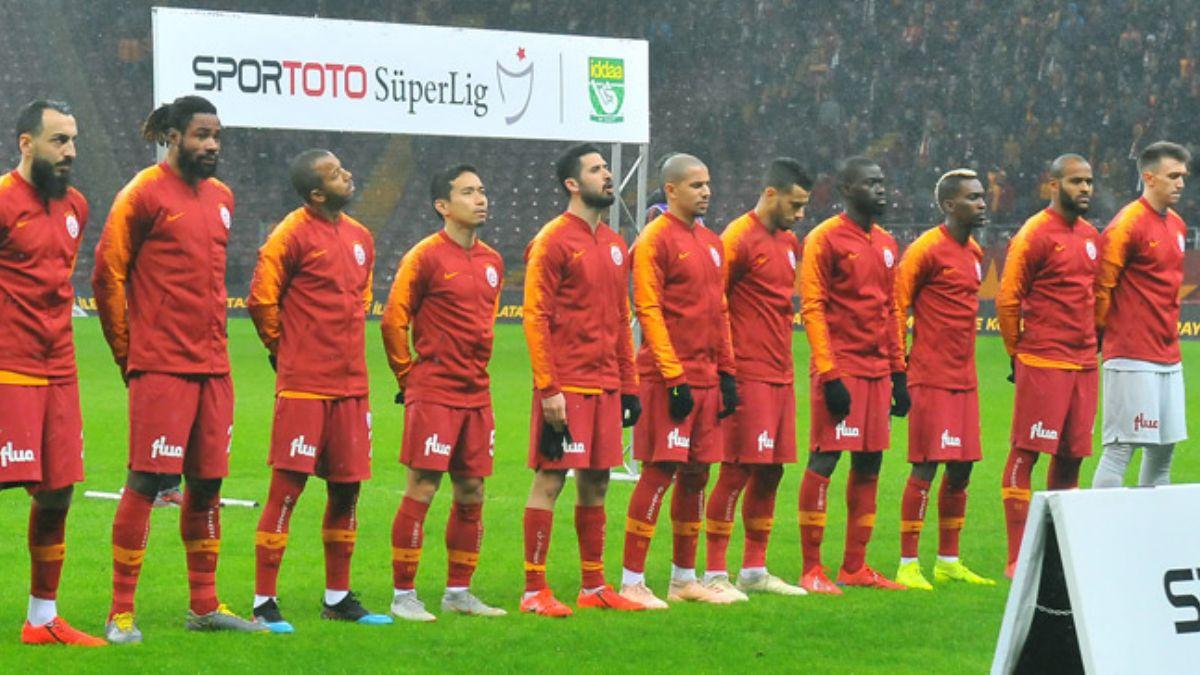 Bir zamanlar milli takmn iskeletini oluturan Galatasaray'dan Ay-Yldzl takma 1 isim arld