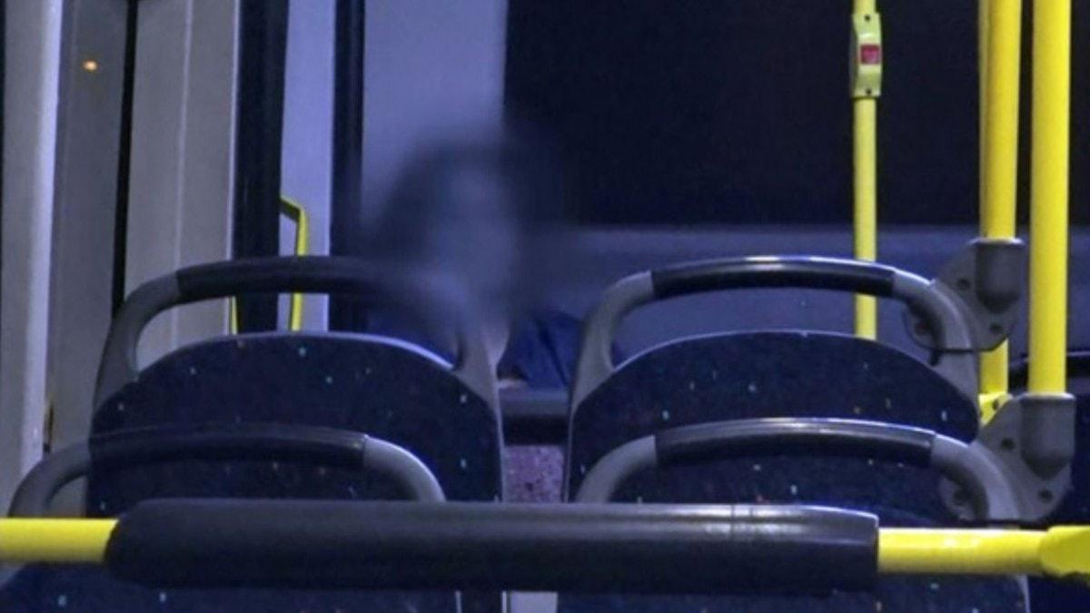Metrobs ve otobsler gen kadnn 'snma yeri' oldu