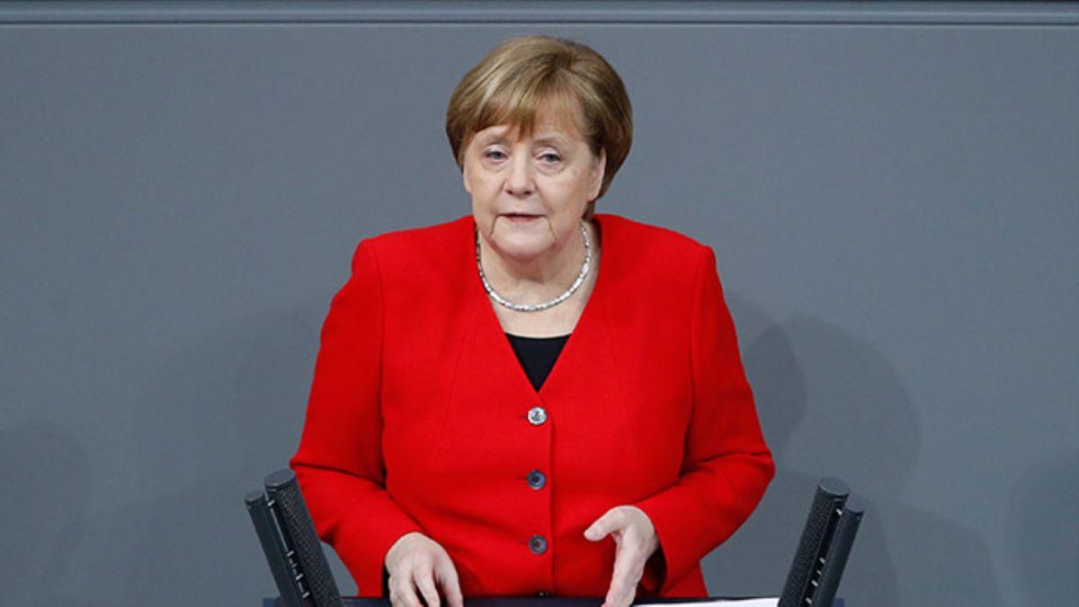 Almanya Babakan Merkel'den 'yardm kurallarn gevetin' ars