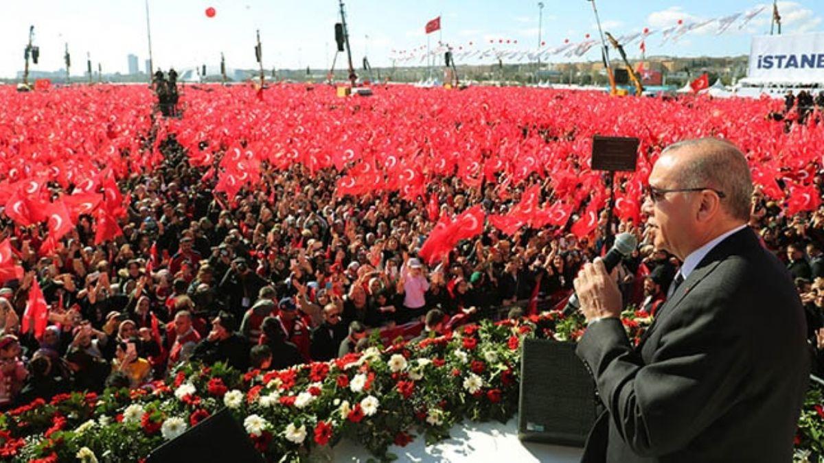 Byk stanbul Mitingi'nden son dakika aklamalar! Mjdeler pe pee verildi