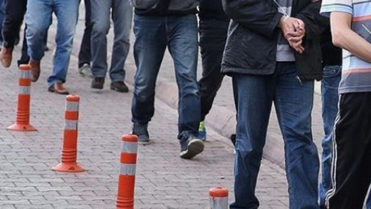 Adana merkezli 33 ilde FET operasyonu: 51 gzalt karar 