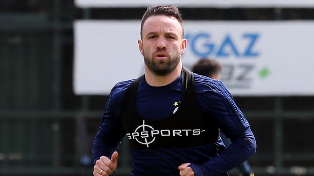 Olimpiakos, Mathieu Valbuena'nn peinde