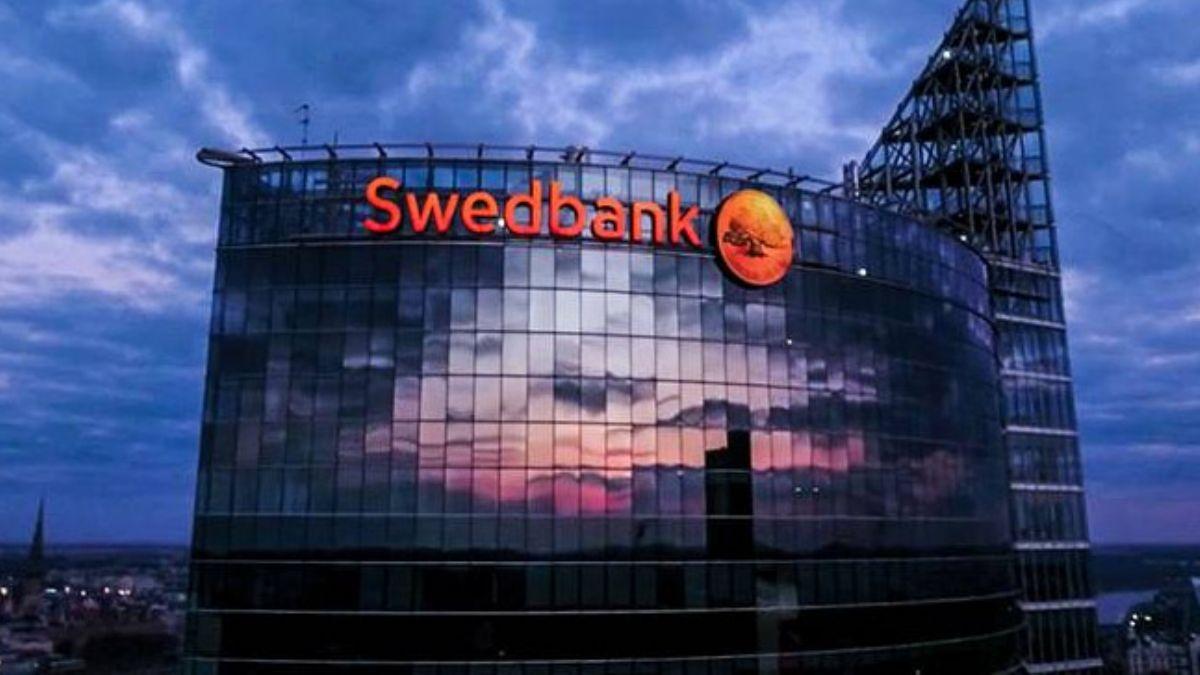 sve'in en byk bankalarndan Swedbank'a 'kara para' aklama iddiasyla polis baskn dzenlendi