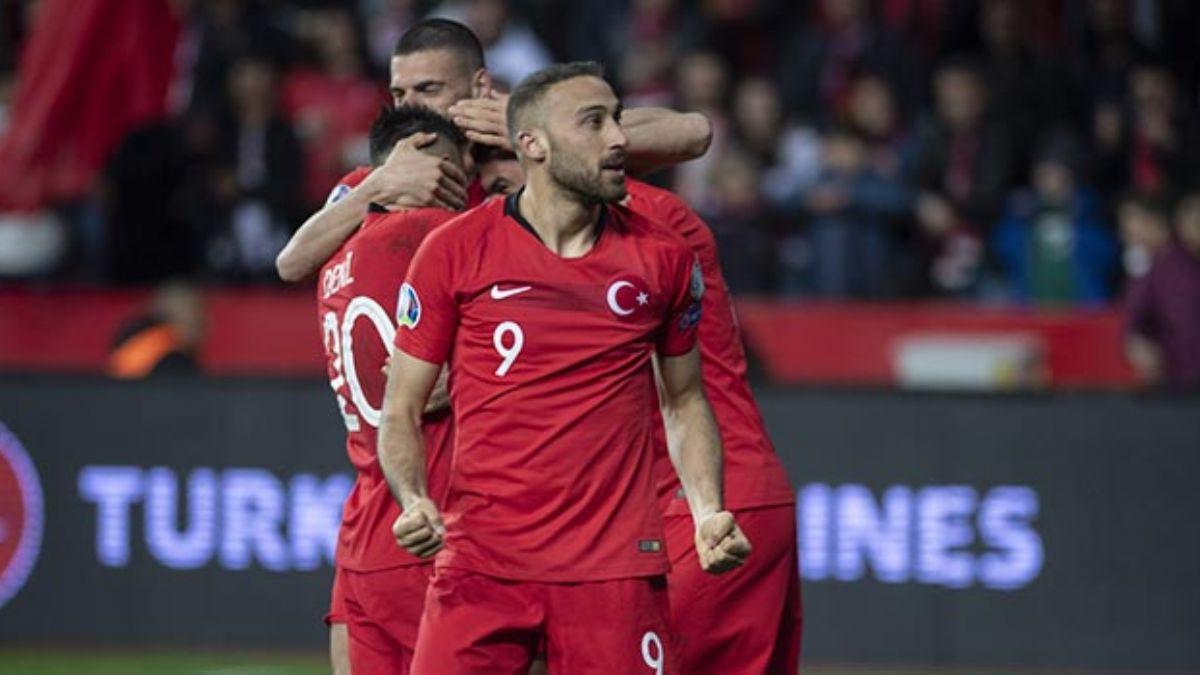 Cenk Tosun'dan Eskiehirspor'a destek