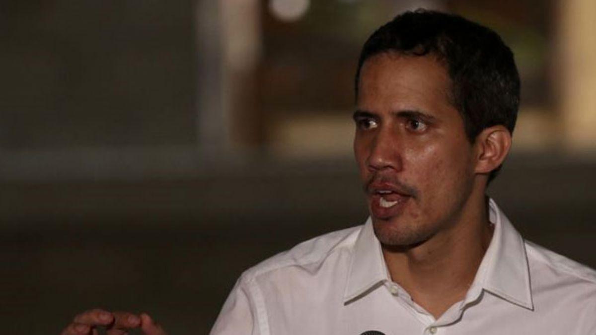 Guaido, mal beyan ve harcamalarndaki tutarszlk gerekesiyle kamu hizmetlerinden men edildi