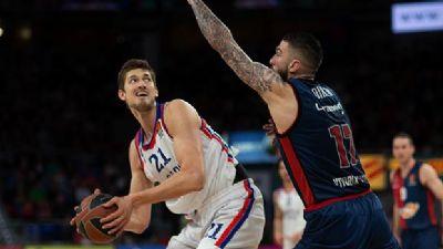 Anadolu Efes, Baskonia'y 102-92 malup etti