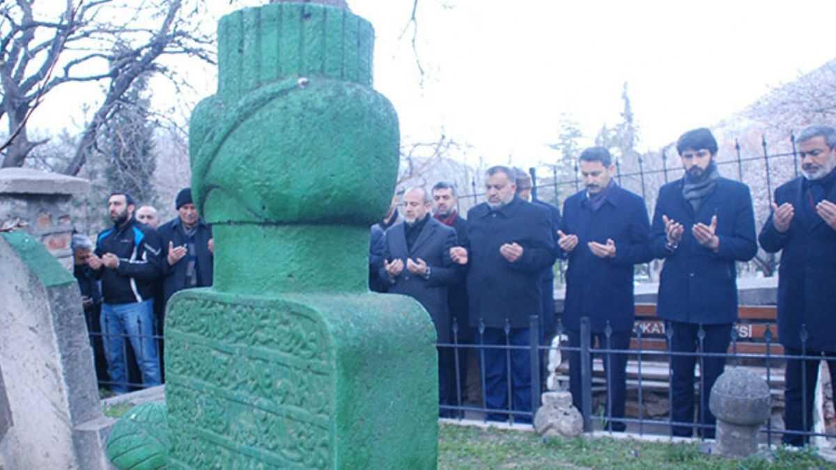 AK Parti'li Eyp Erolu seimlerin sabahnda ilk oray ziyaret etti