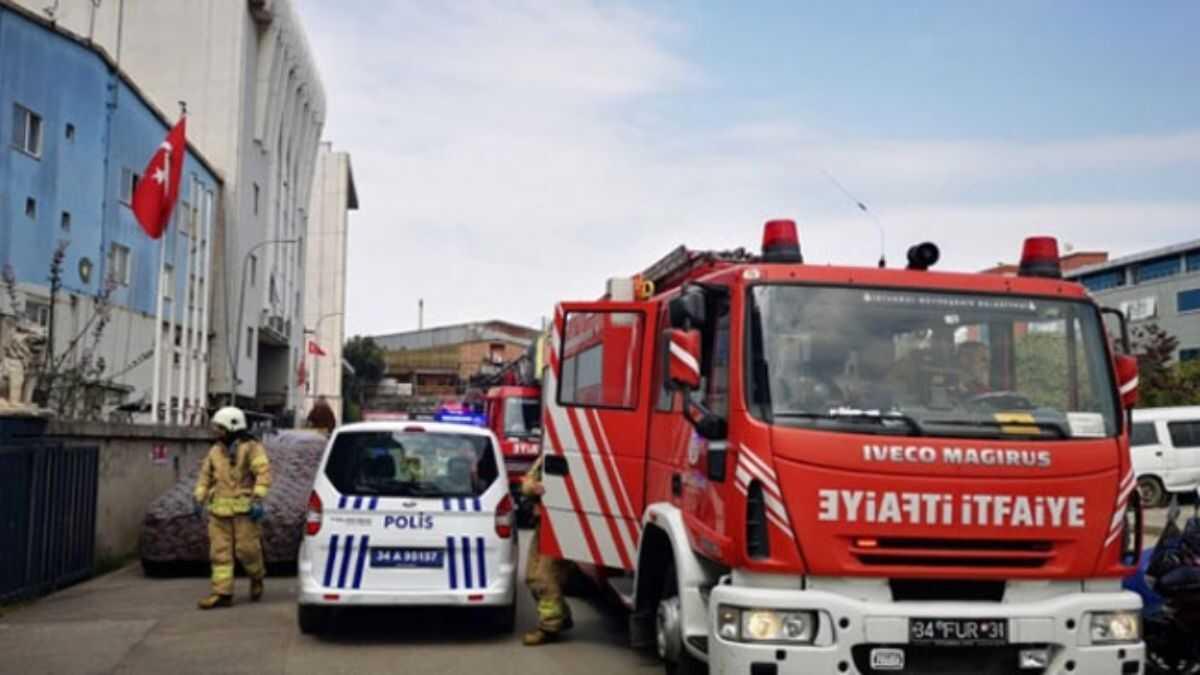 Tuzla'da bir tersanede gemi yangn