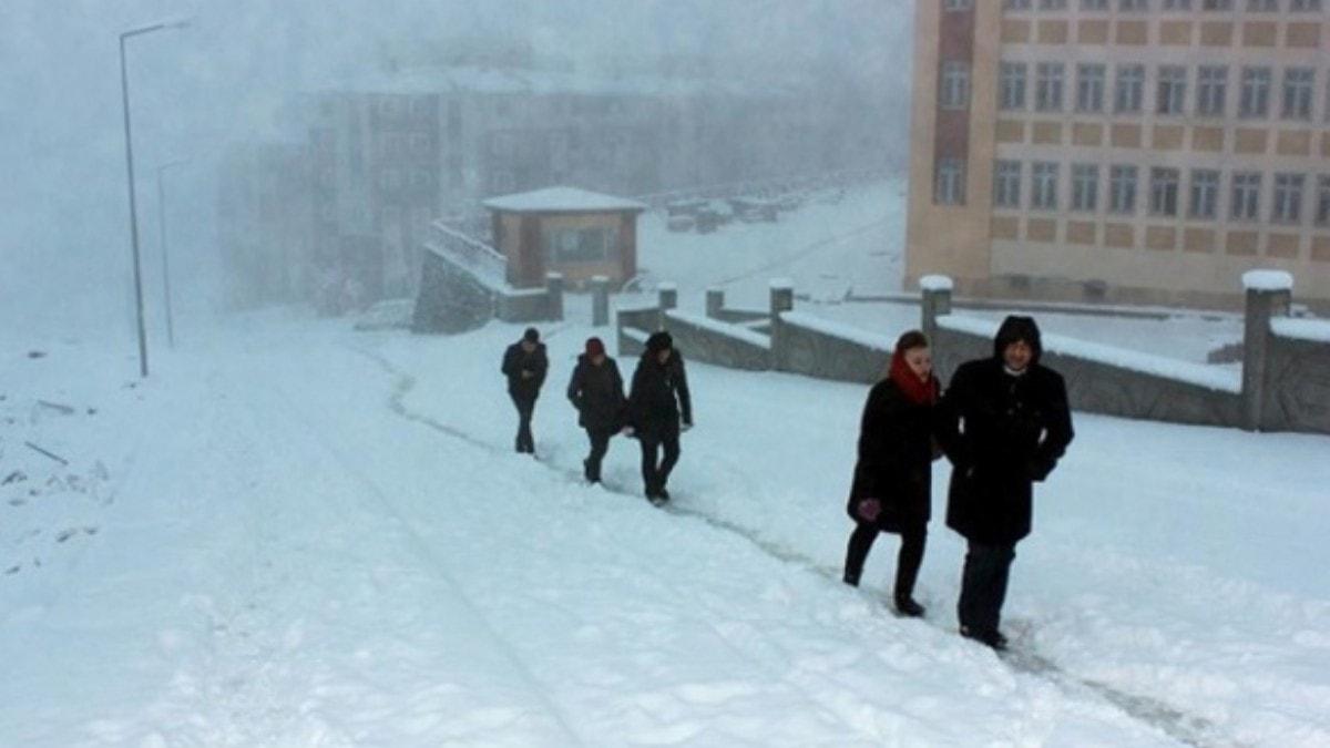 Yozgat'ta kar ya yksek kesimleri beyaza brd