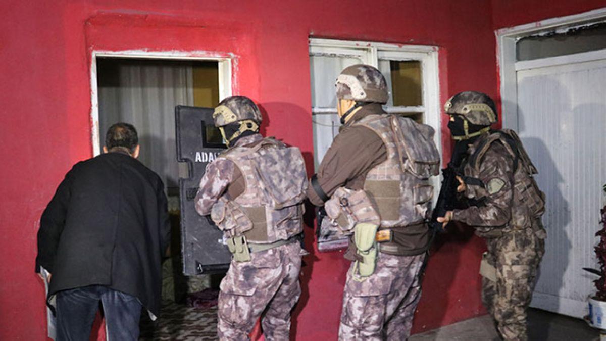 Adana merkezli 4 ilde 600 polisle gerekletirilen dronelu torbac operasyonu