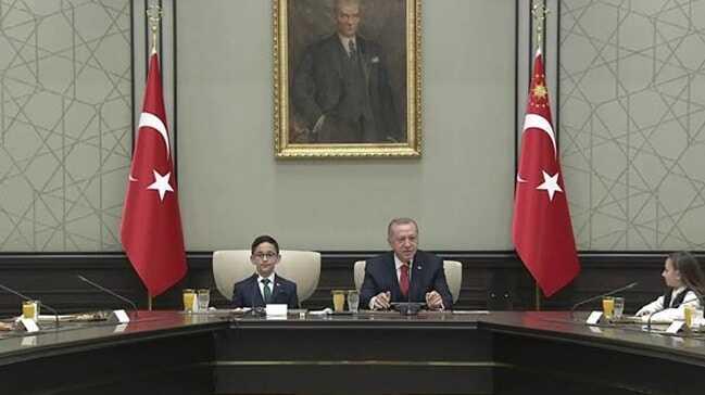 Başkan Erdoğan Külliye'de çocukları kabul etti