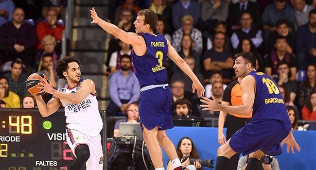 Anadolu Efes'ten Barcelona'da mthi zafer!