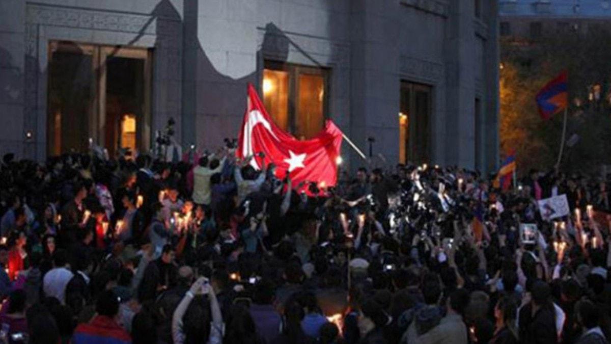 Trkiye'nin Beyrut Bykelilii, Lbnan'da Trk bayrann yaklmasna sert tepki gsterdi