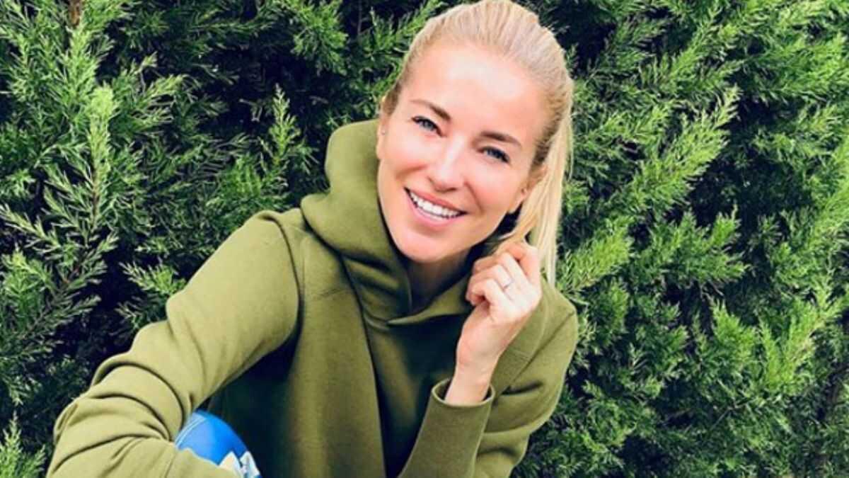 Burcu Esmersoy anne mi oluyor" Kafa kartran cevap