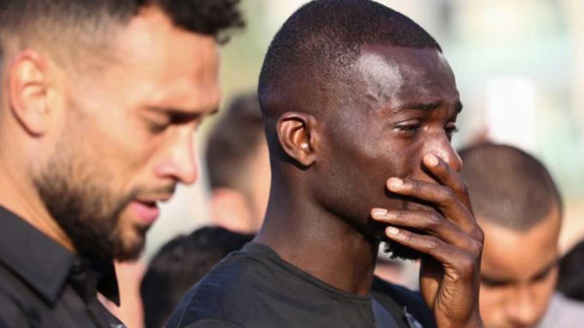 Josef Sural iin dzenlenen trende gzyalar sel oldu