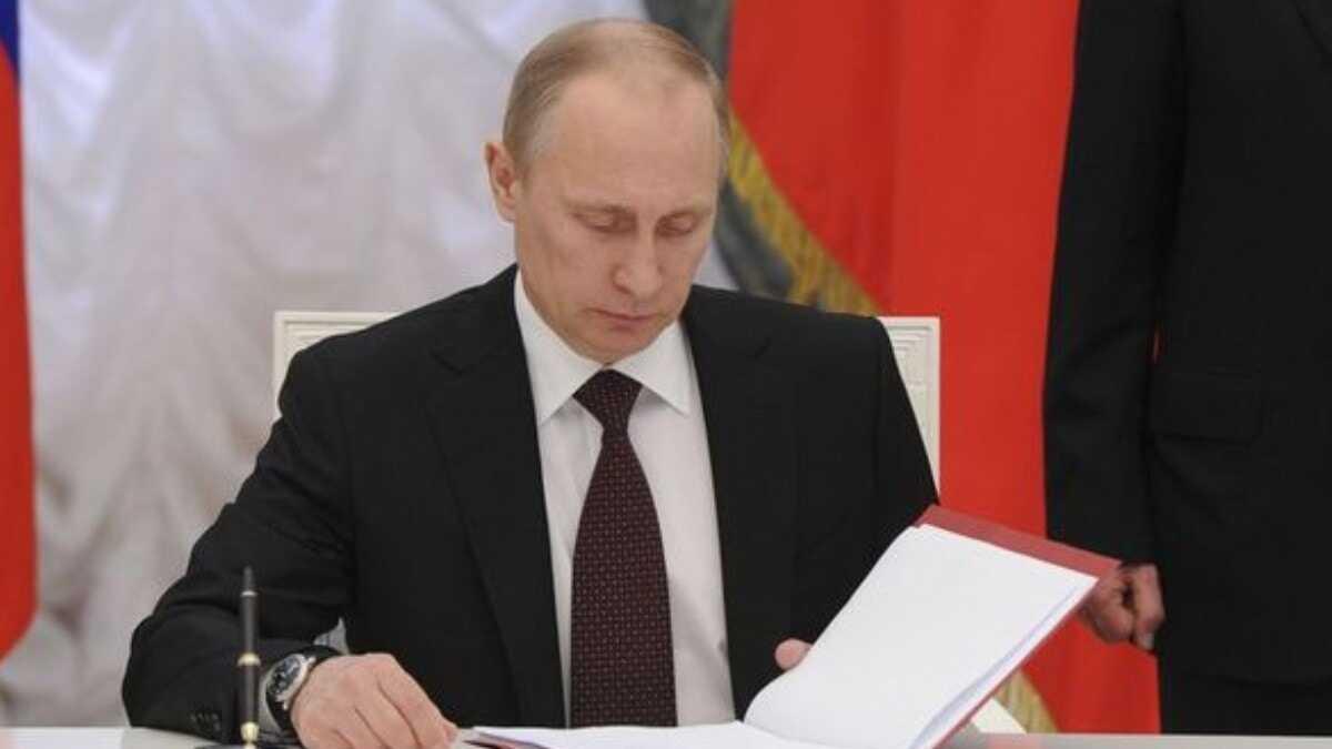 Putin, Ukrayna'y kzdracak vatandalk kararnamesini imzalad