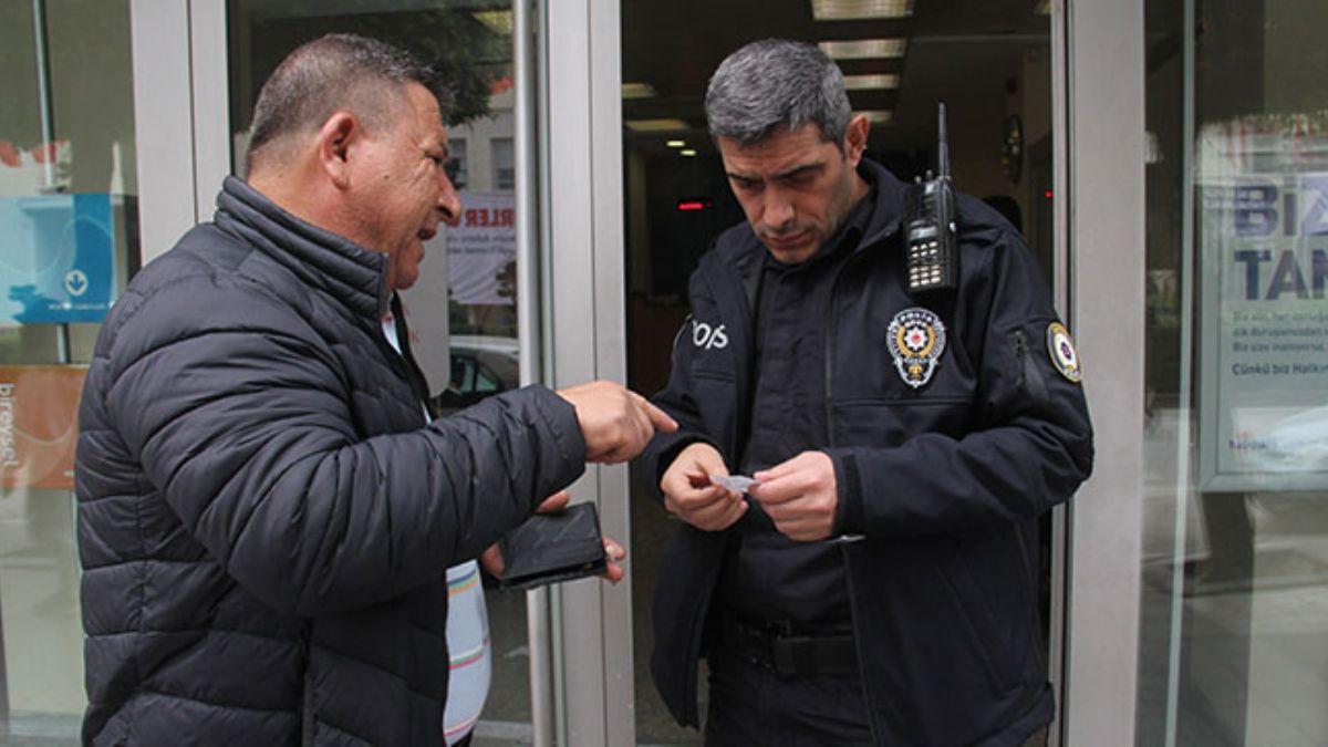 Adana'da alklanacak hareket... 35 bin 673 lira olan czdan bulup polise teslim etti  