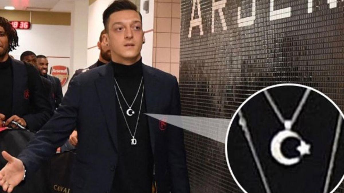 Mesut zil'in kolyesi Almanlar rahatsz etti