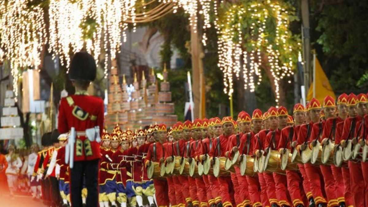 Tayland'da ta giyme treni 70 yln ardndan ilk kez yaplyor 