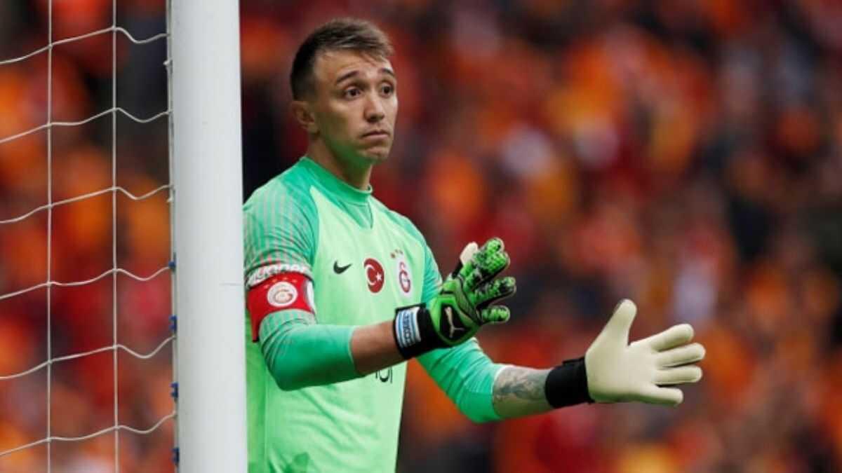 Muslera: Yere salam basmalyz