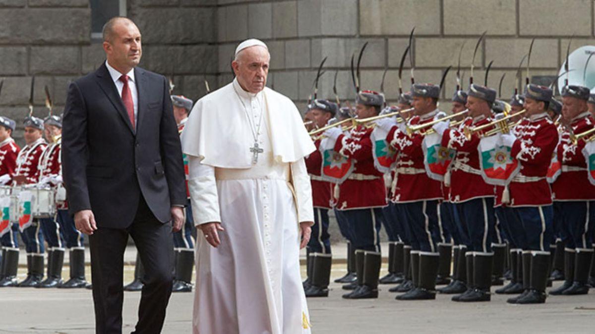 Papa Francis Kuzey Makedonya'ya geliyor  