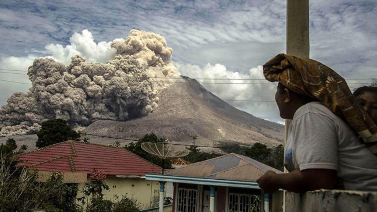 Sinabung Yanarda yeniden hareketlendi