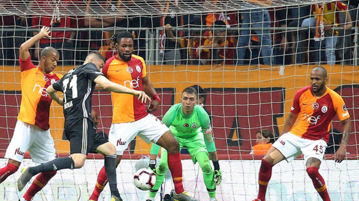 Gol deil forvet yiyorlar