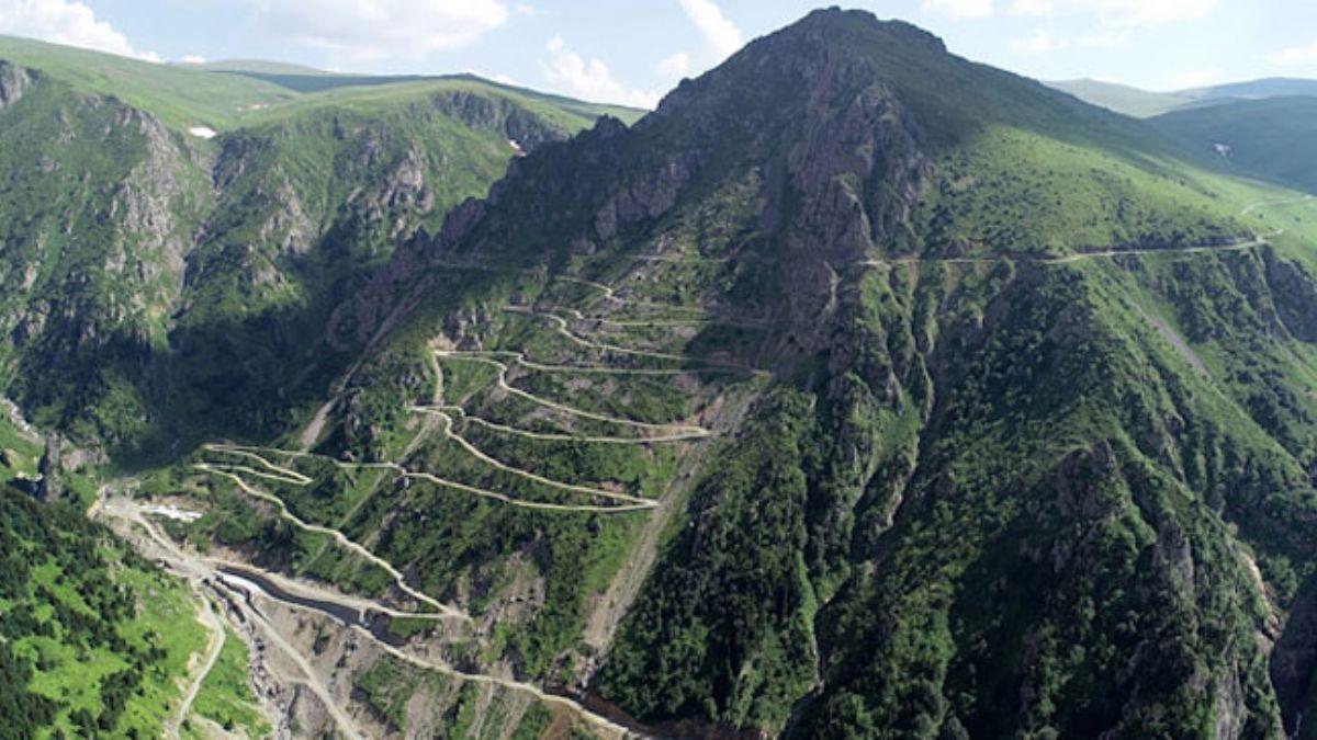 Son dakika... Bayburt Muhabiri Abdulkadir Nianc, uurumdan yuvarland