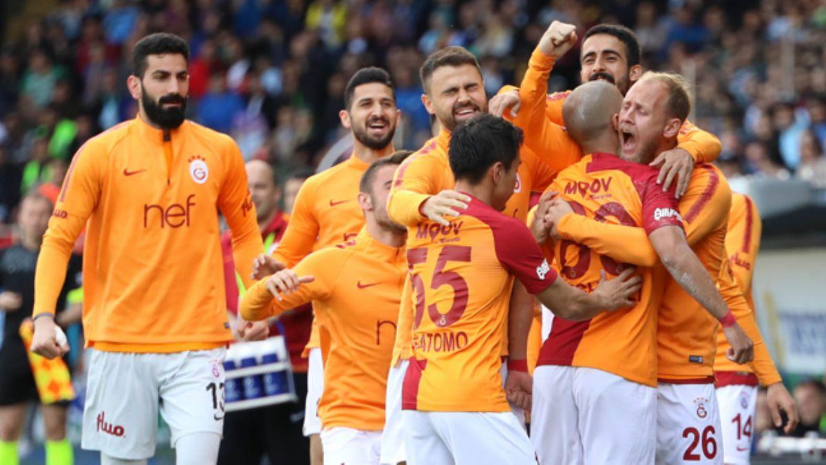 Galatasaray deplasmanda aykur Rizespor'u 3-2 malup etti