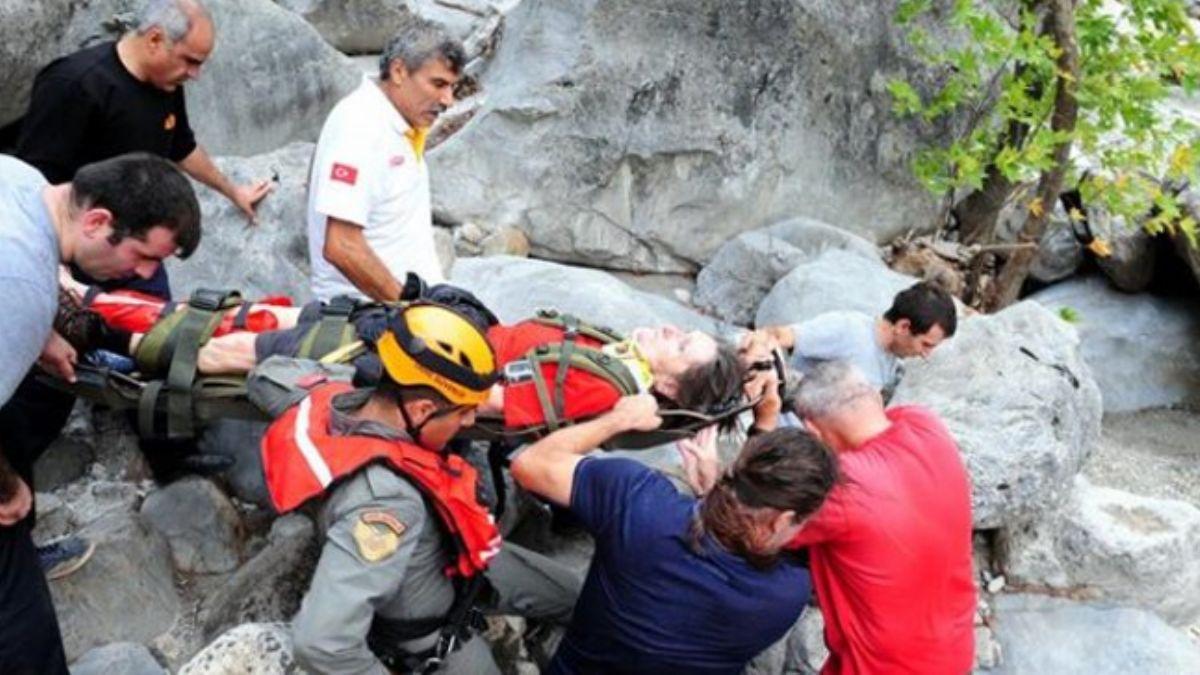 Antalya'da kanyonda mahsur kalan turist kurtarld