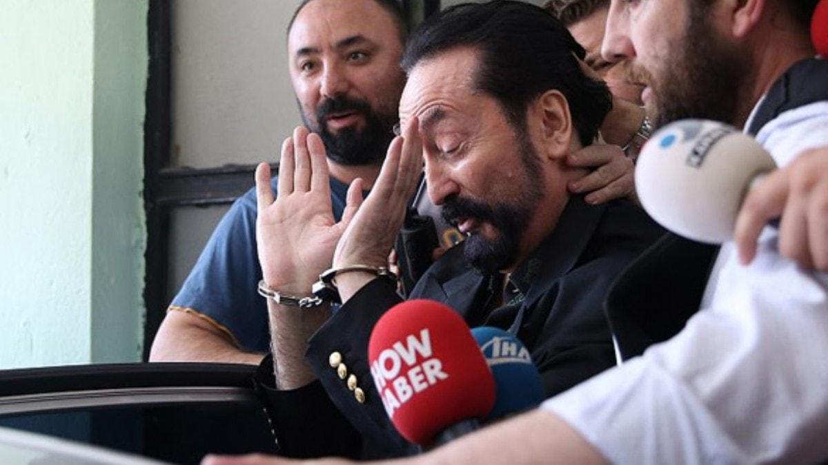 Adnan Oktar'n yeni grntleri ortaya kt