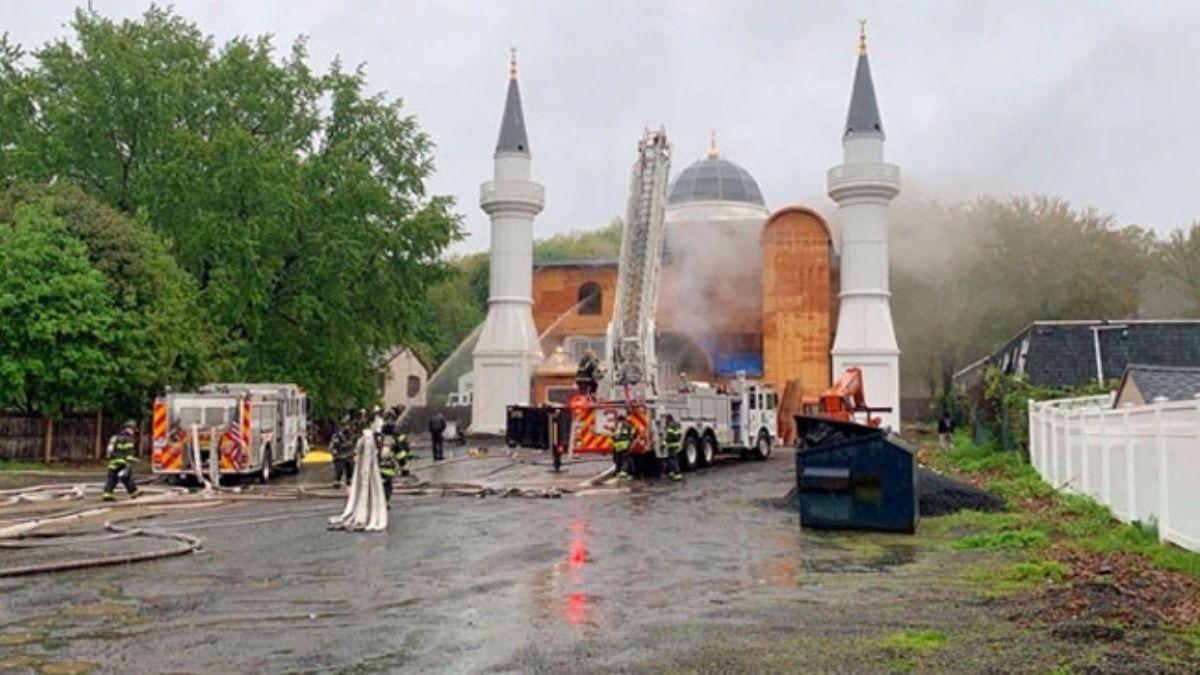 New Haven'daki Mslman ve gayrimslimler kundaklanan Camii iin kenetlendi