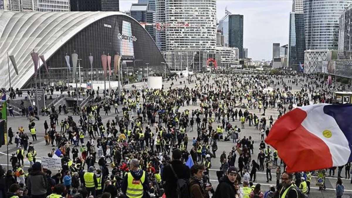 Fransa'da sar yeleklilerin eylemleri 6. ayn doldurdu