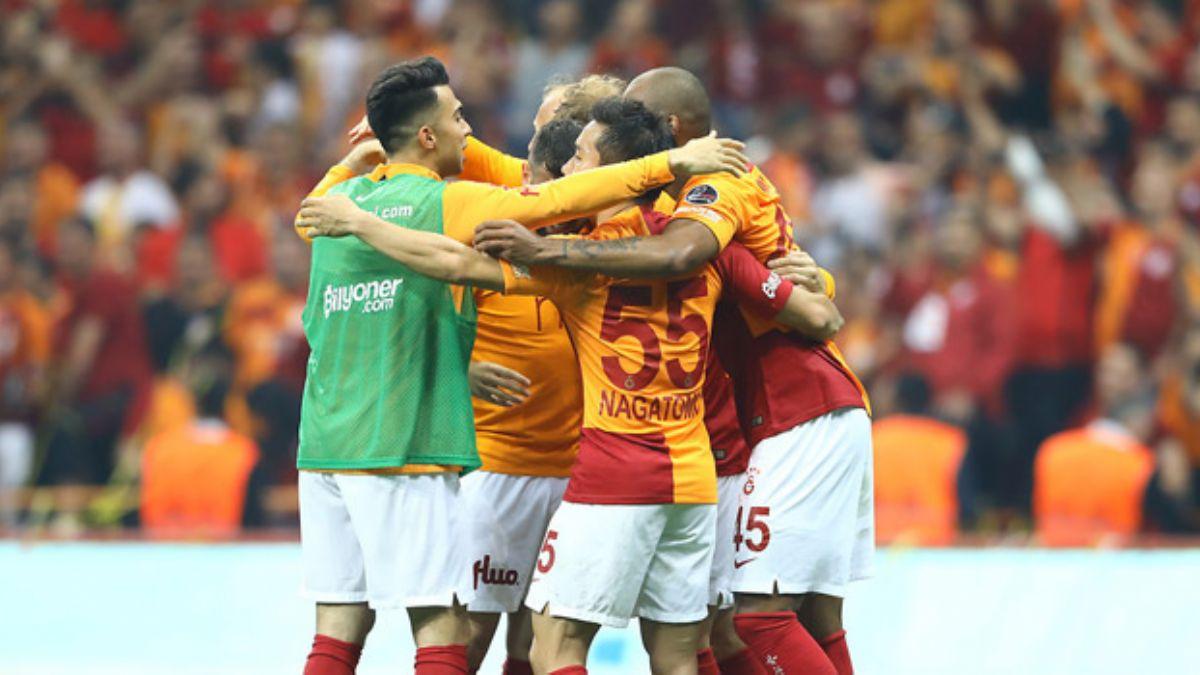 Galatasaray i sahada Sper Lig tarihindeki en uzun yenilmezlik serisi rekoruna imza att