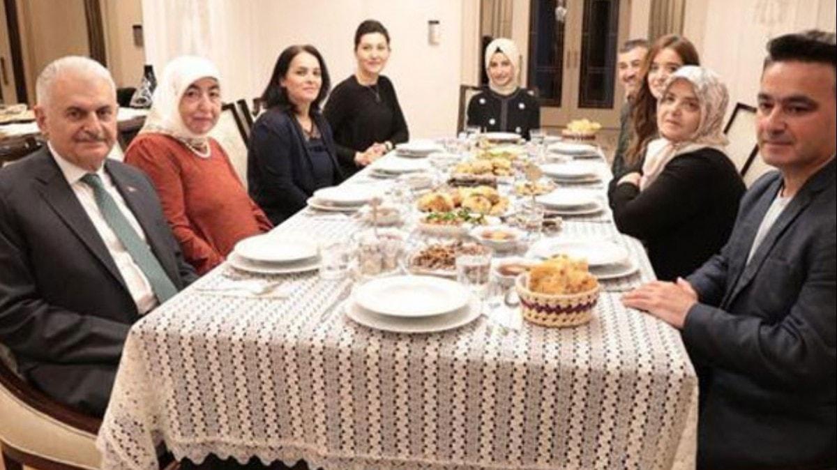Binali Yldrm, Twitter'dan davet ettii aileyle iftar yapt