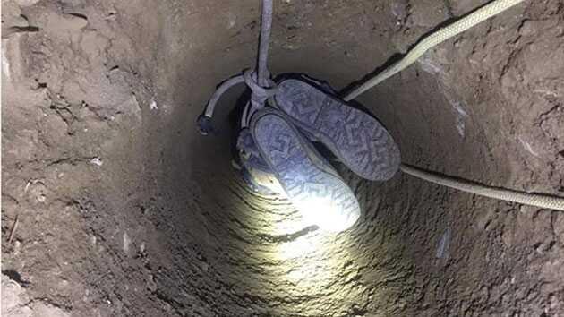 Eyüpsultan'da düştüğü çukurdan çıkarılan çocuk hayatını kaybetti