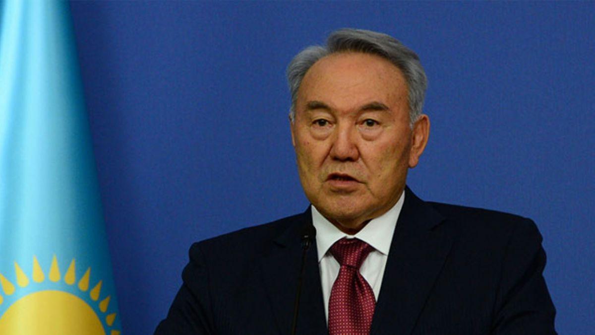 Nazarbayev, Trk Konseyinin mr Boyu Onursal Bakan oldu