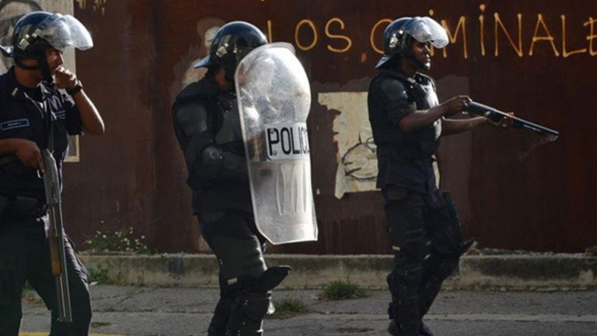 Venezuela'da mahkumlar ve polis att: ok sayda l var