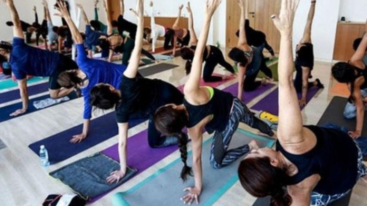 ran'da yoga yapan 30 kii gzaltna alnd