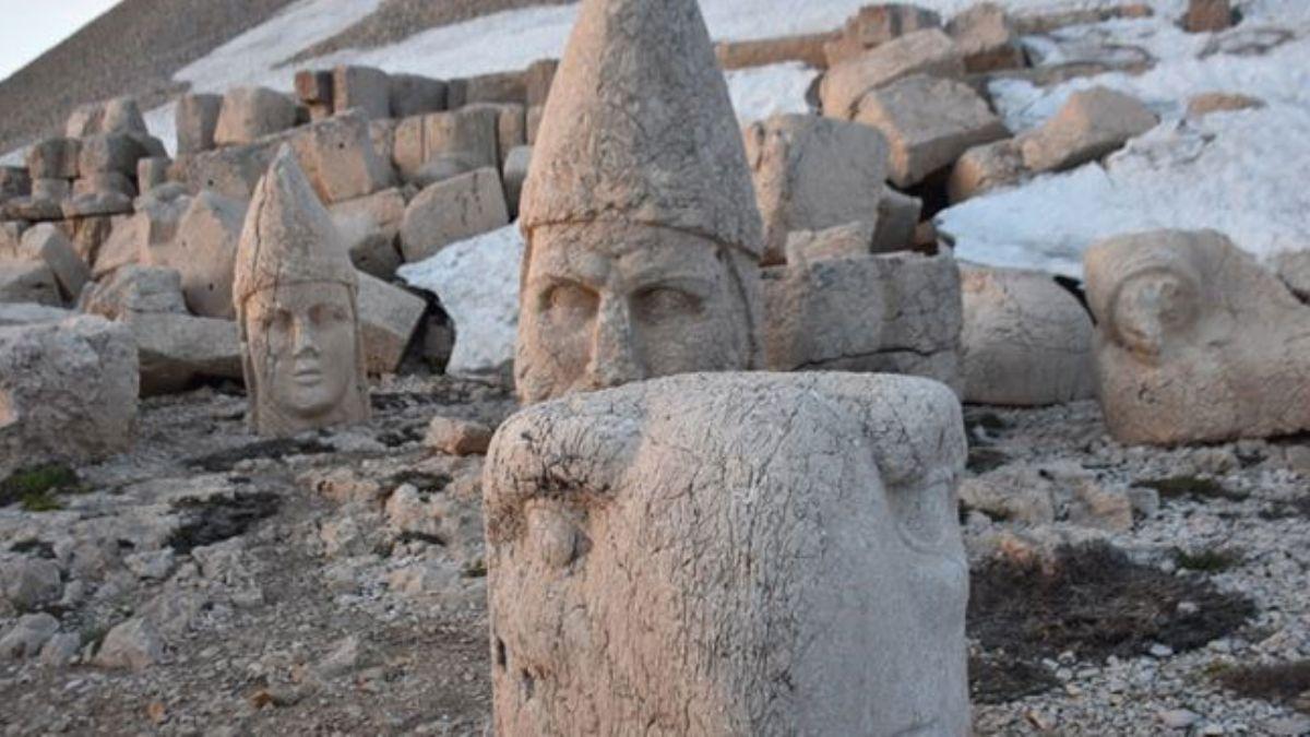 Adyaman'daki Nemrut Da, Ramazan Bayram tatilinde yerli ve yabanc konuklarn bekliyor