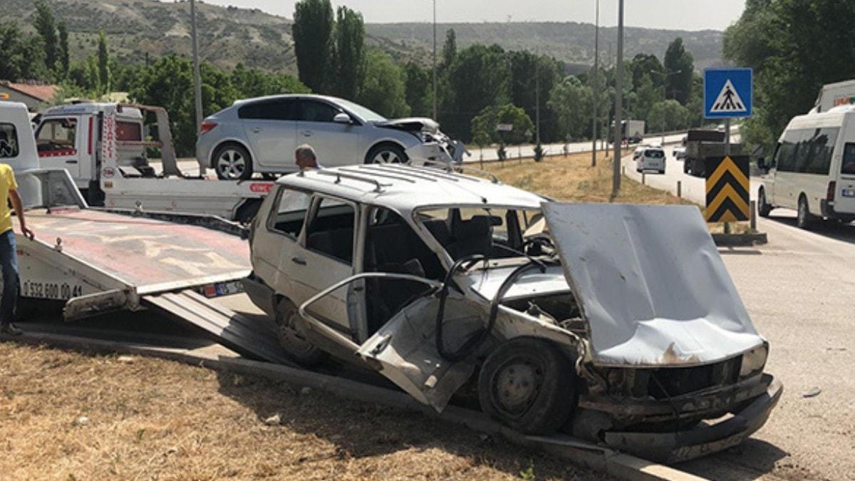 Burdur'da feci trafik kazas: 3' retmen 4 kii yaraland