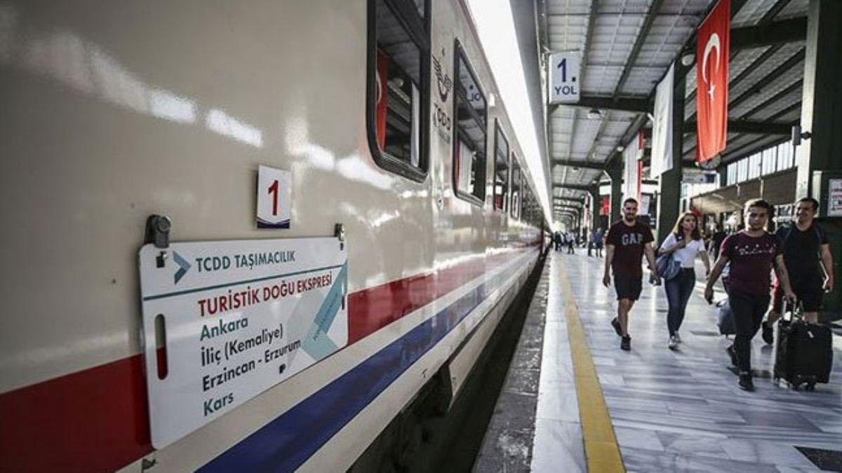 Turistik Dou Ekspresi Ankara Gar'nda ilk seferine uurland